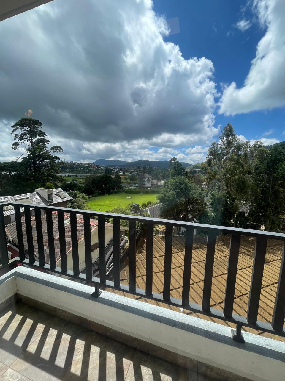 Destination skyline and surroundings